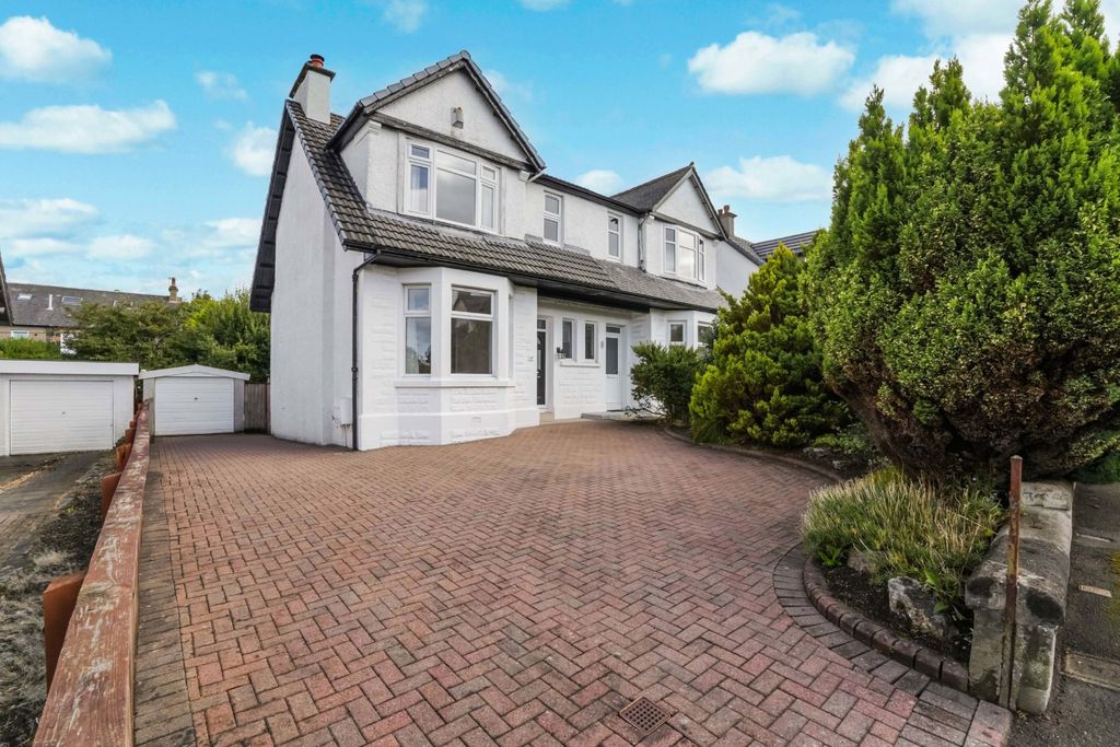 Property photo 1 of 16 External
