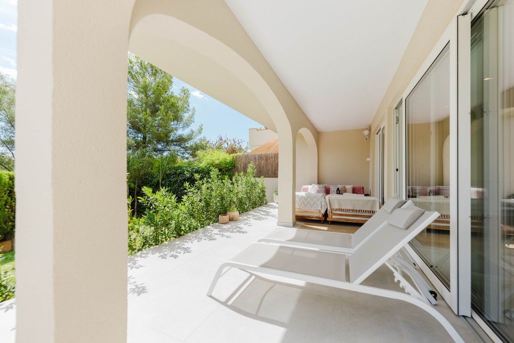 Property photo 1 of 20 Covered Terrace (3)