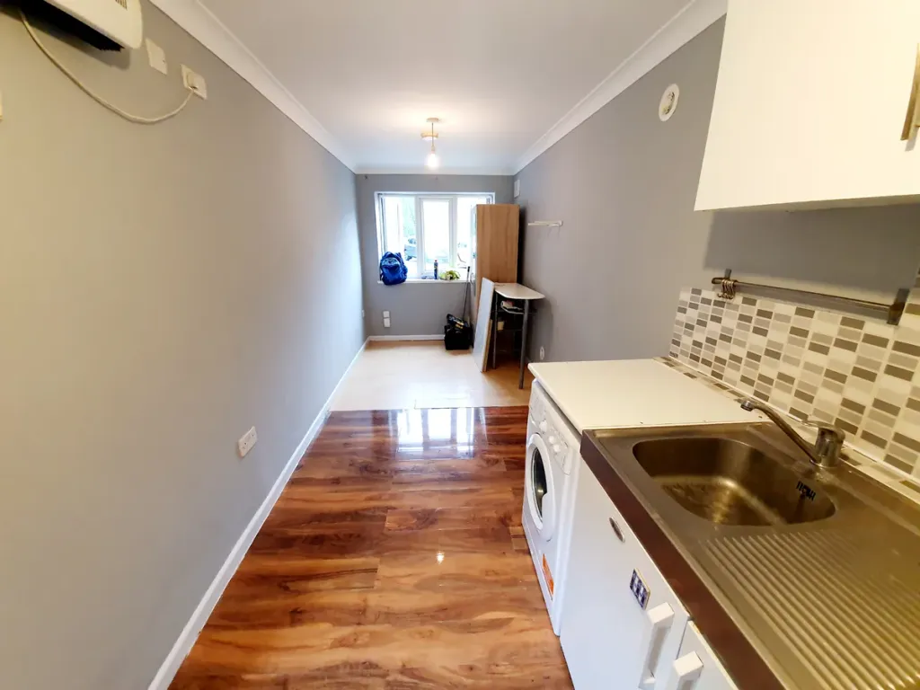 Property photo 1 of 4