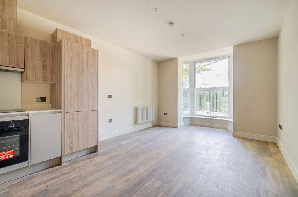 Property photo 2 of 9 1494177-14-6A5646...