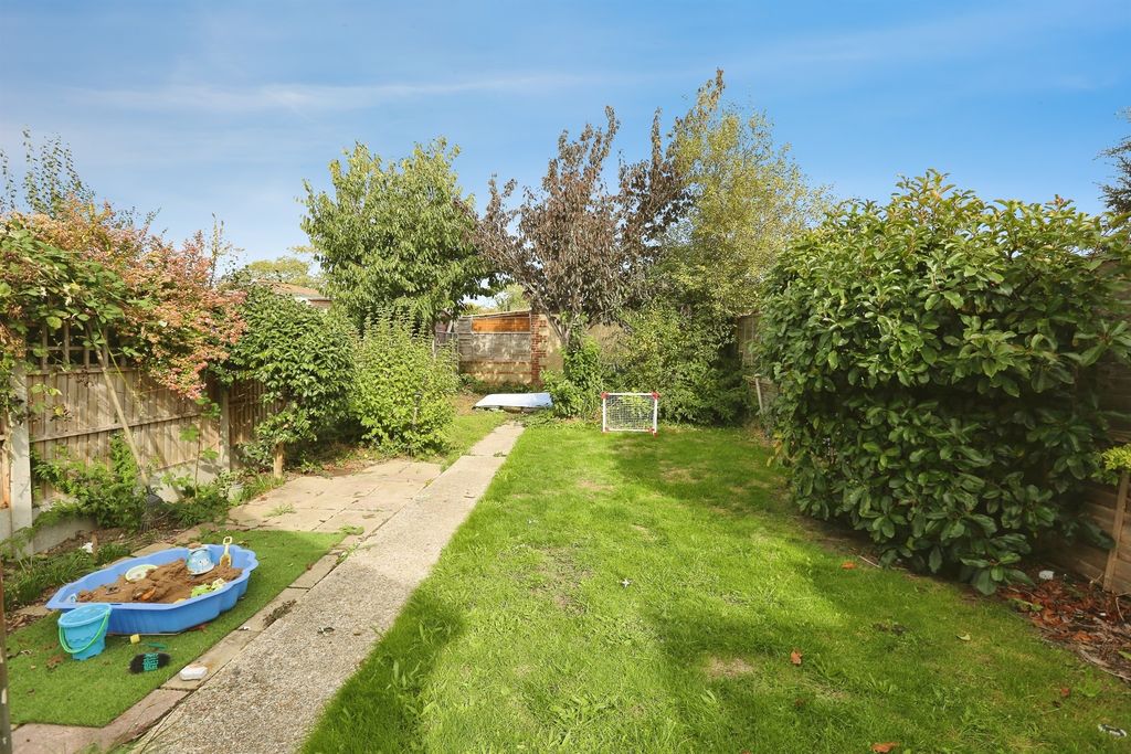 Property photo 2 of 11