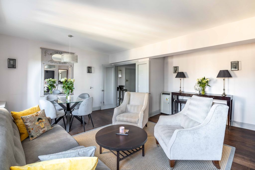 Property photo 2 of 16 Picture 2