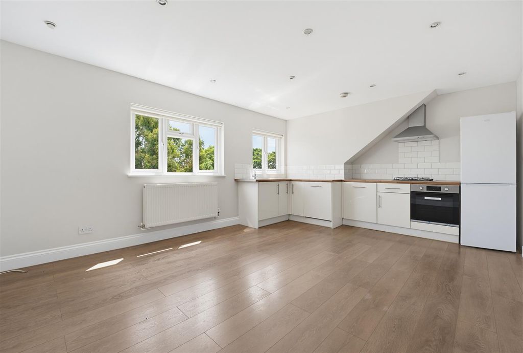 Property photo 2 of 10 29d Studland Through .Jpg
