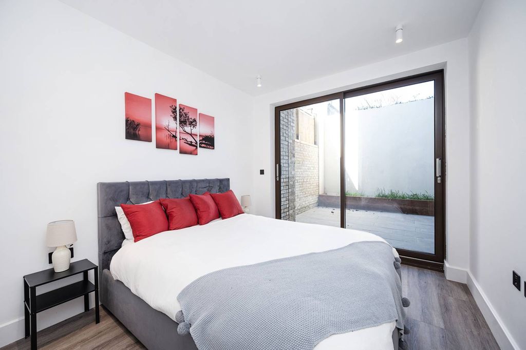 Property photo 3 of 13