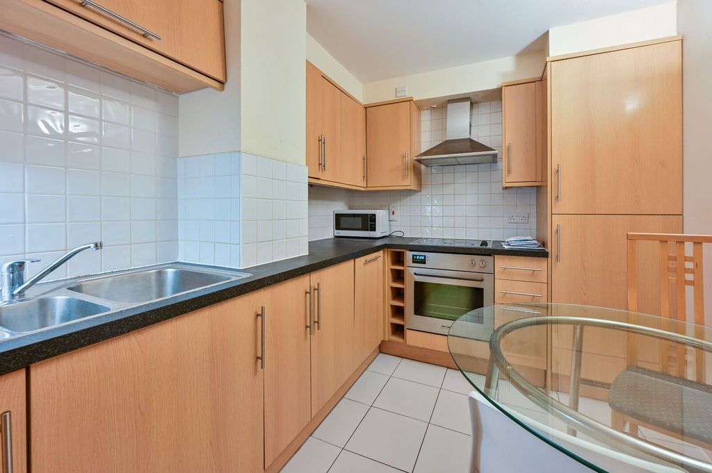 Property photo 3 of 18