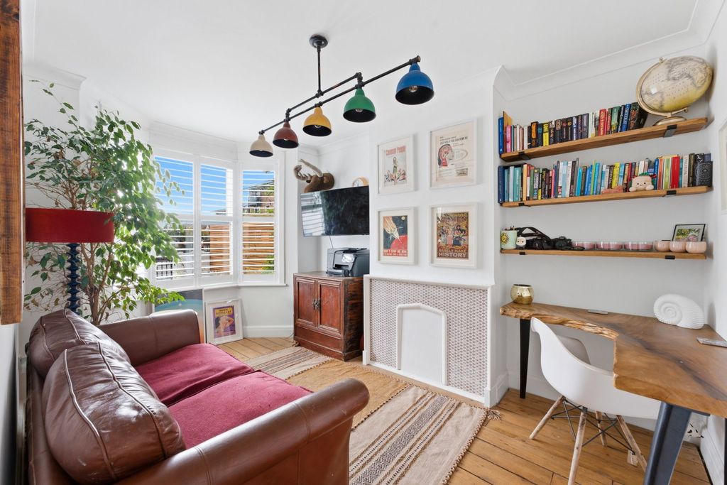 Property photo 2 of 30