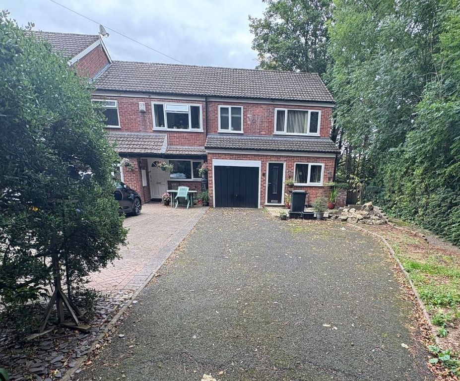 Property photo 1 of 3 1 High Leasowes