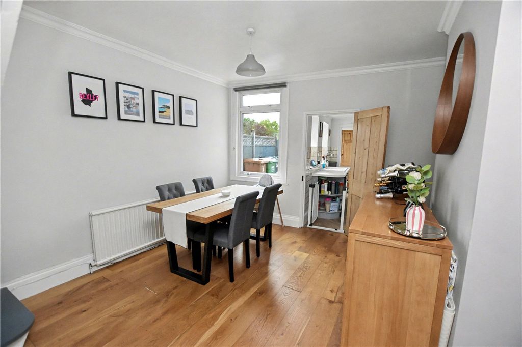 Property photo 3 of 14 Picture No. 14