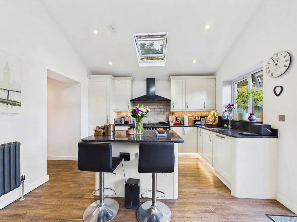 Property photo 3 of 15 Kitchen