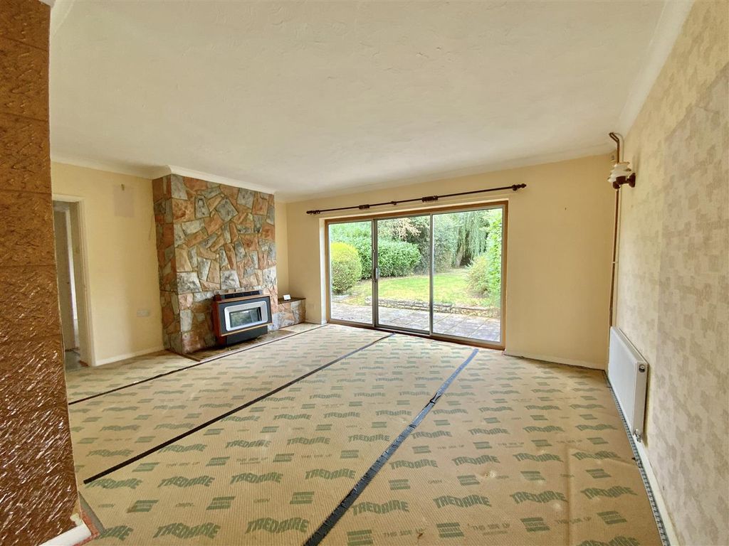 Property photo 2 of 11