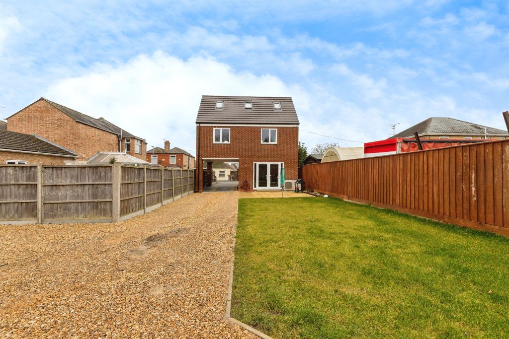 Property photo 2 of 21