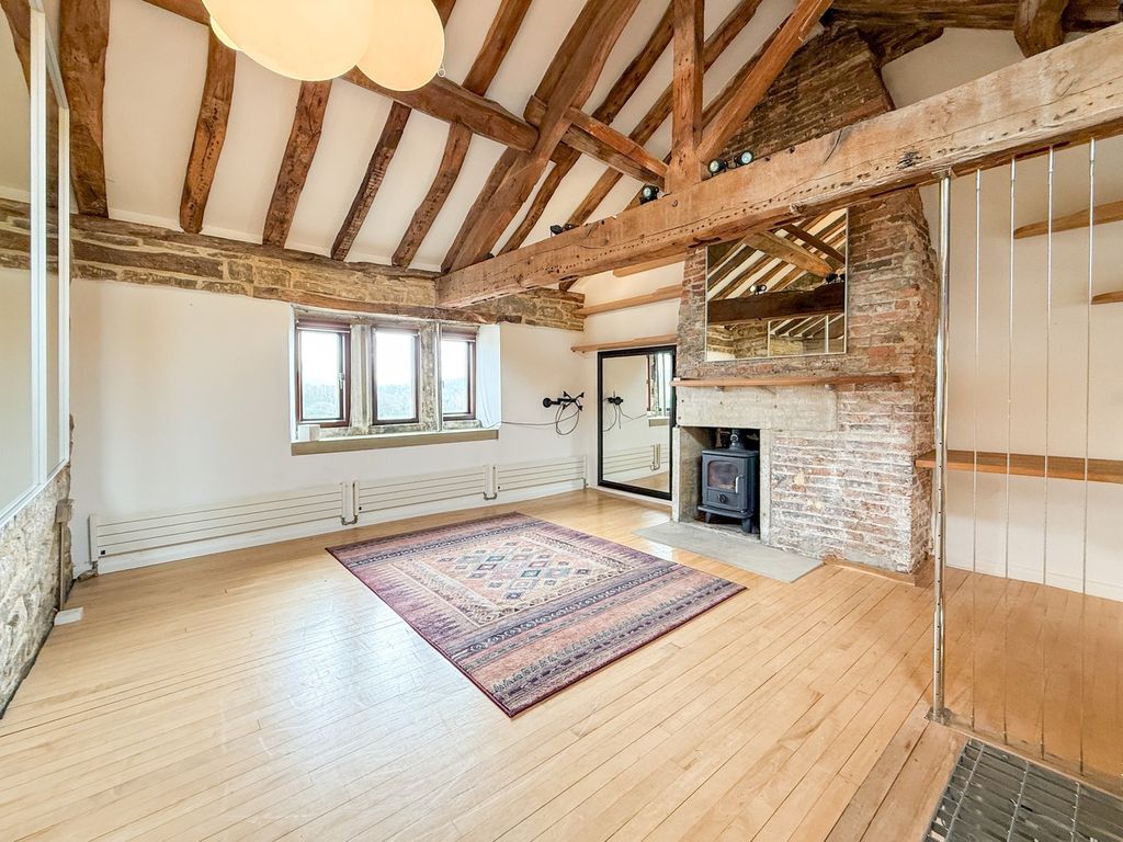 Property photo 2 of 27