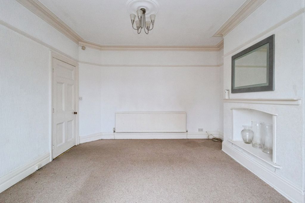 Property photo 2 of 17 Photo