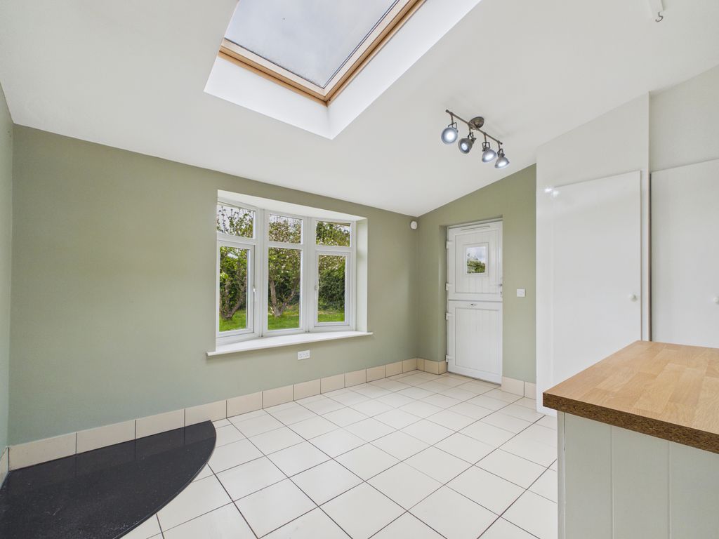 Property photo 2 of 31 Walkdene 48 South Road Beccles Nr34 9Nz Garden Roo