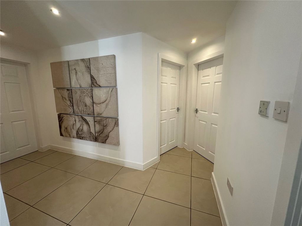 Property photo 3 of 27 Picture No. 05
