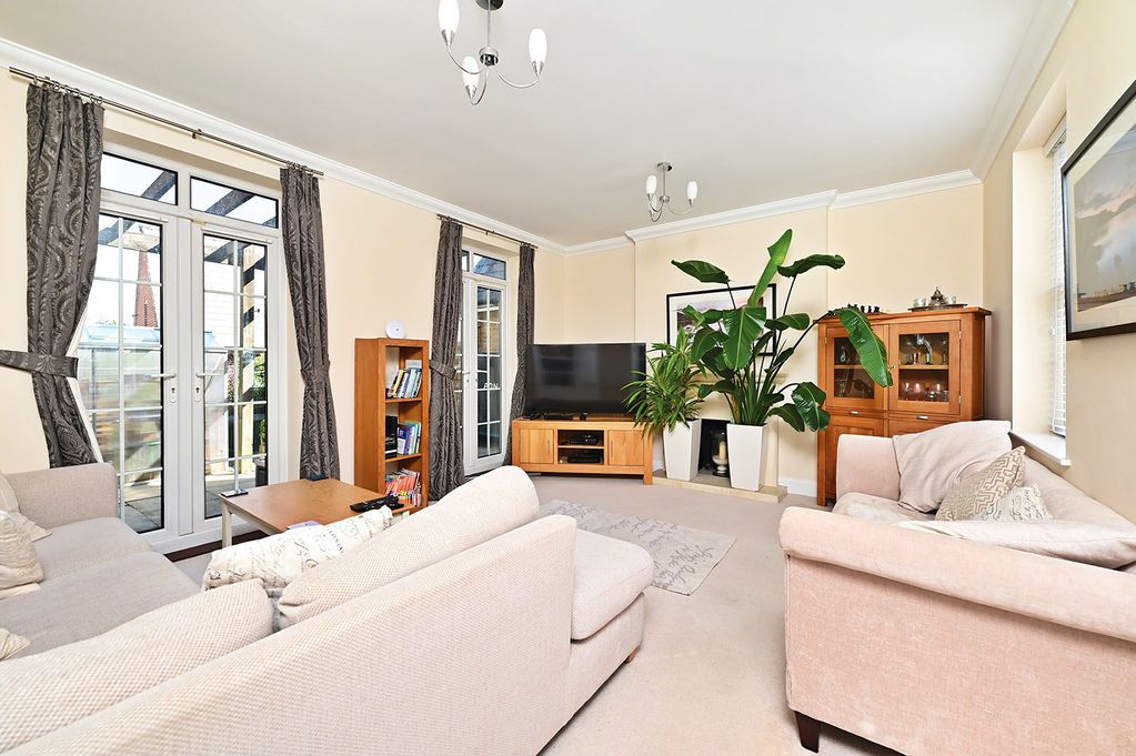 Property photo 3 of 17 Photo 11