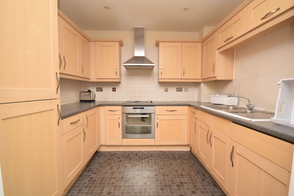 Property photo 2 of 6 Kitchen