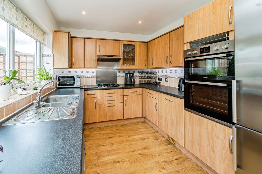 Property photo 2 of 20