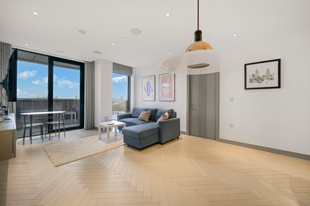 Property photo 2 of 15 Picture No. 18