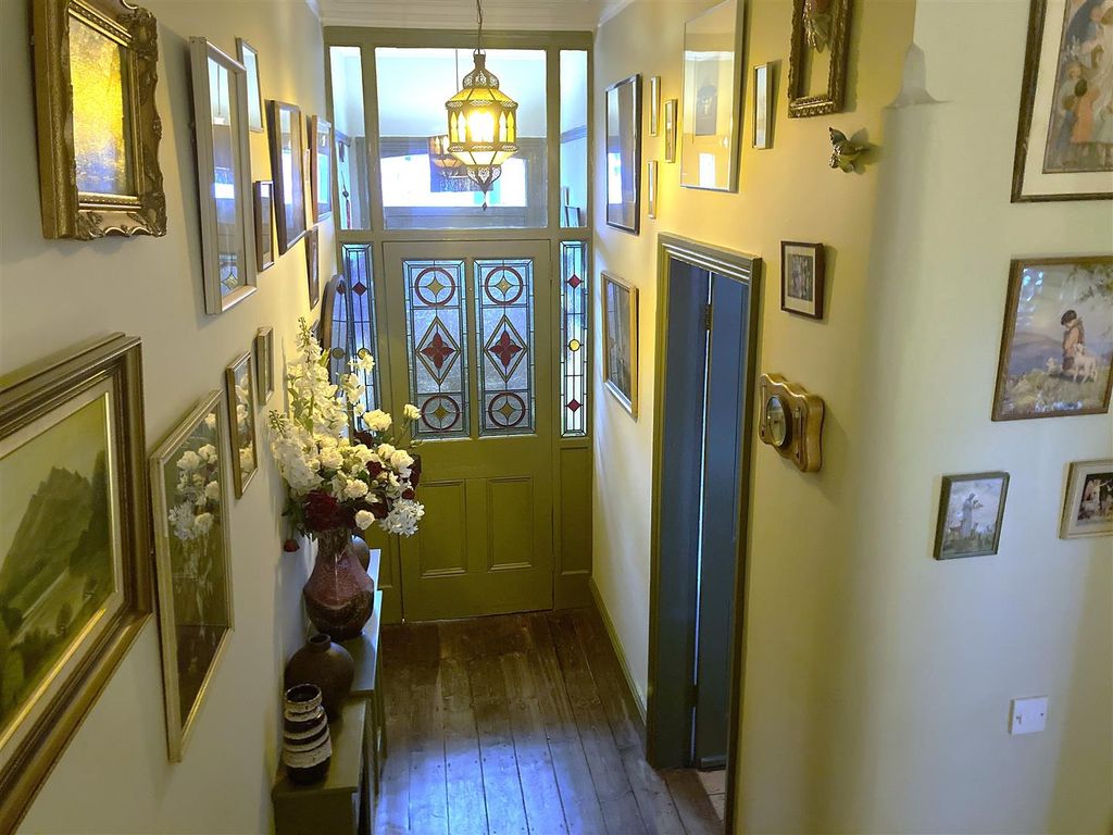 Property photo 3 of 38