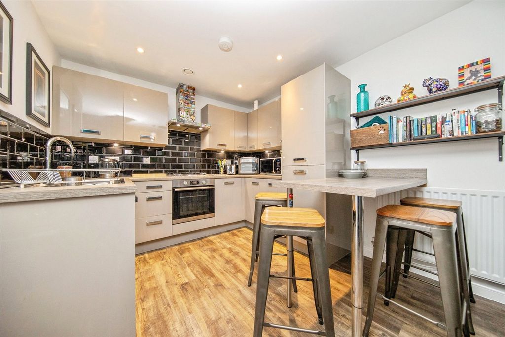 Property photo 2 of 11 Picture No. 25