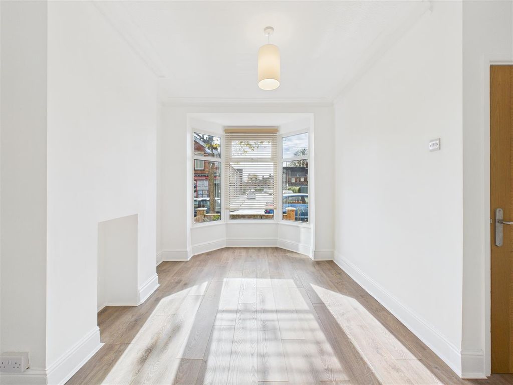 Property photo 2 of 12 Cam05193G0-Pr0065-Still003.Jpg