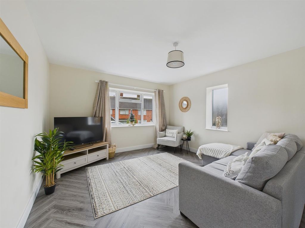 Property photo 2 of 17 Cam03972G0-Pr0216-Still008.Jpg