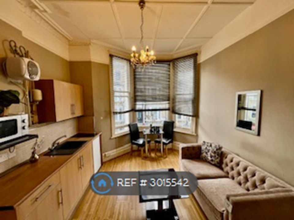 Property photo 2 of 20