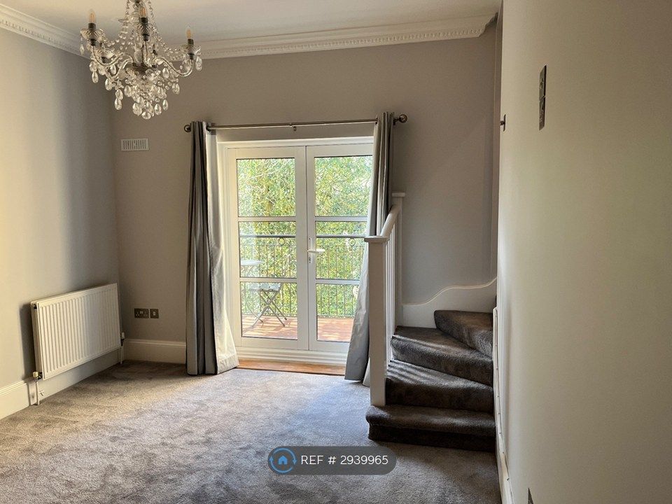 Property photo 3 of 9 Main Bedroom With Doors To Balcony