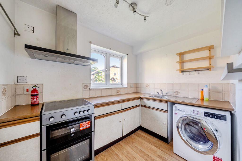 Property photo 2 of 9 1528774-8-1A0Fc41...