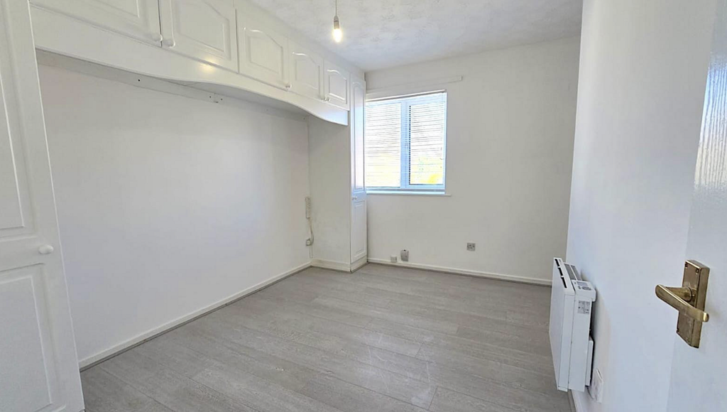 Property photo 3 of 10 Bedroom