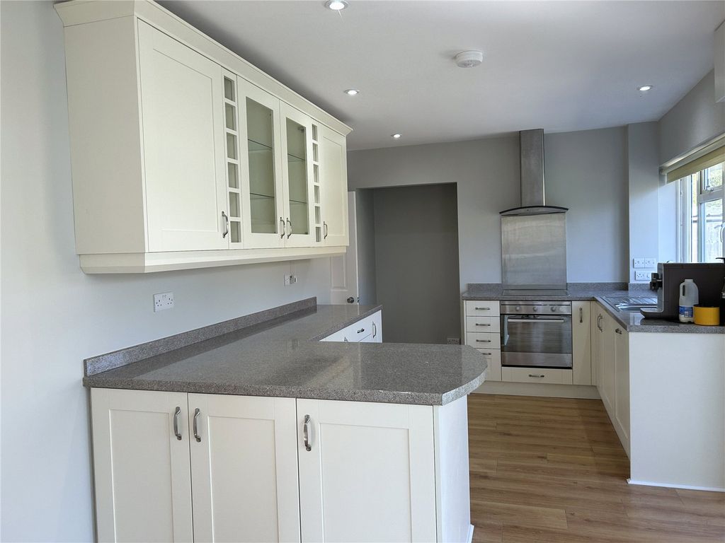 Property photo 2 of 20 Picture No. 12