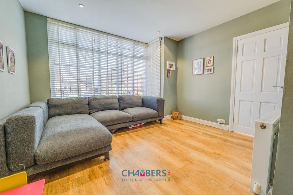 Property photo 2 of 44 Lounge