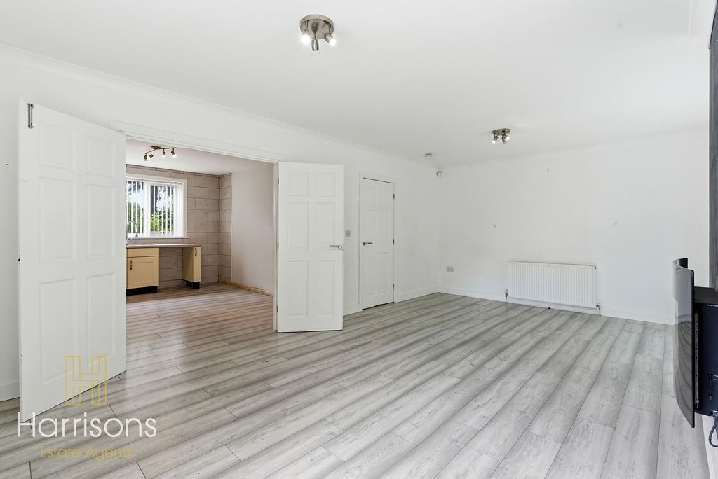Property photo 2 of 37 5217563