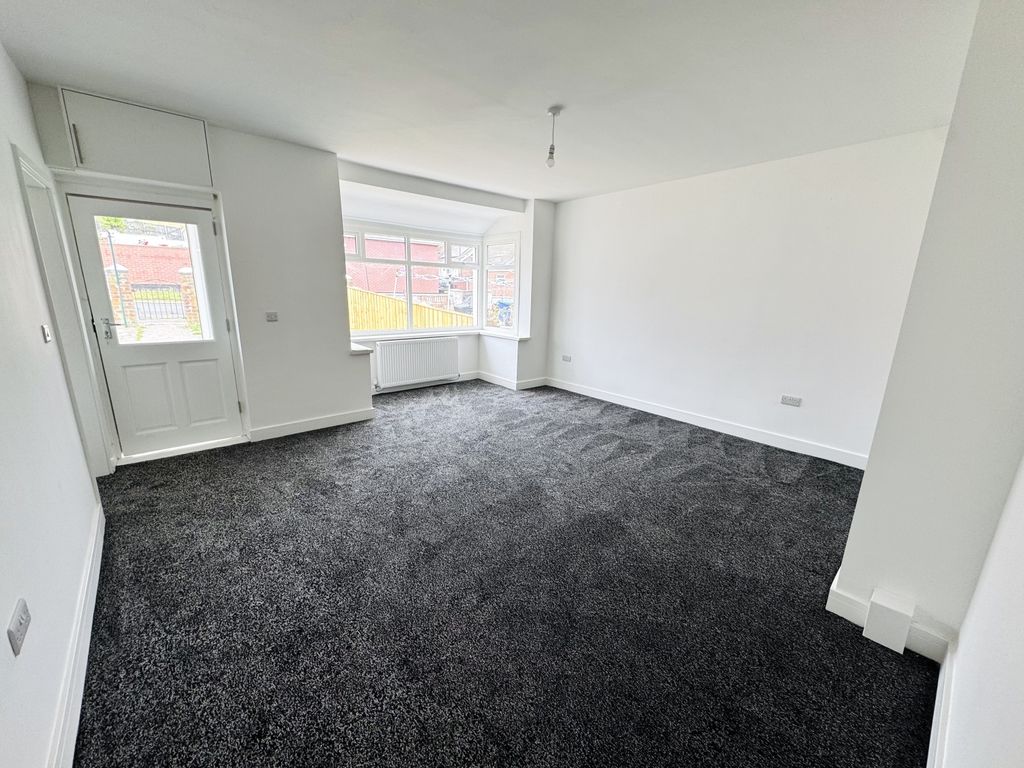 Property photo 3 of 11 Img_0306