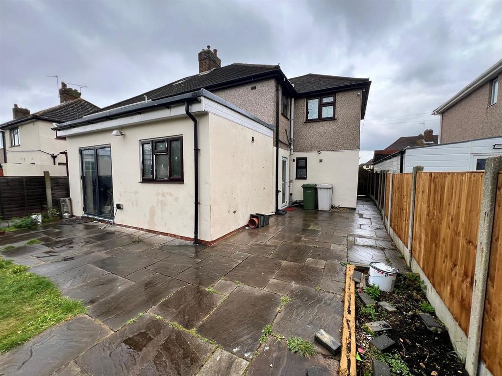 Property photo 2 of 17 04