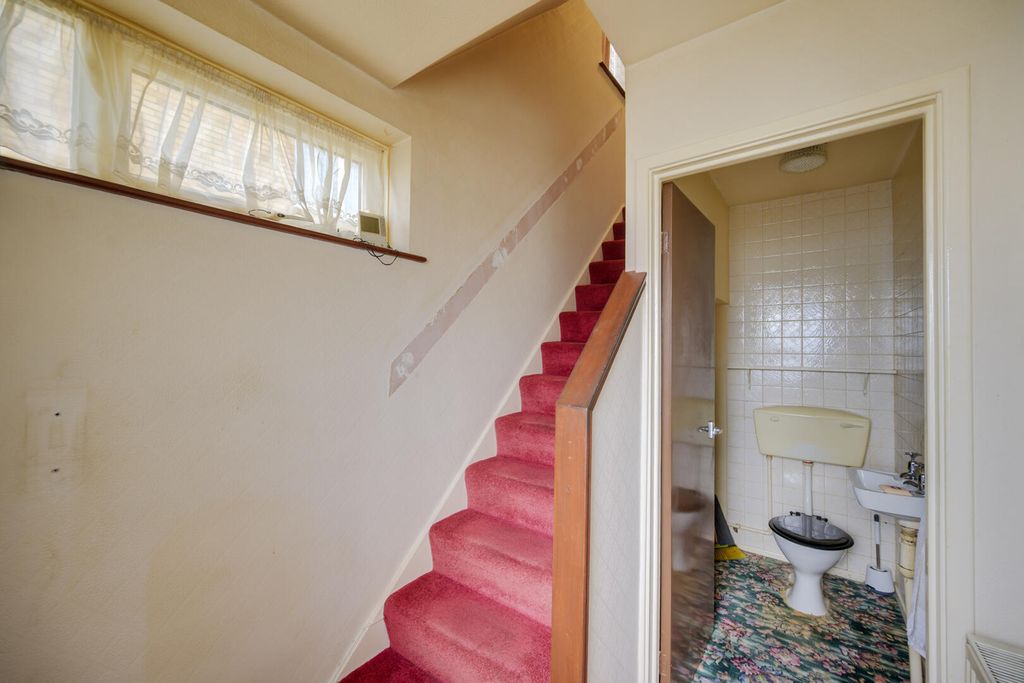 Property photo 2 of 17 WC