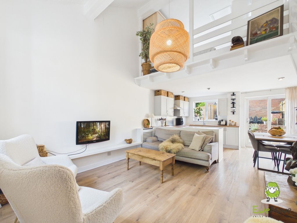 Property photo 3 of 16 Ewemove Estate Agents Basingstoke
