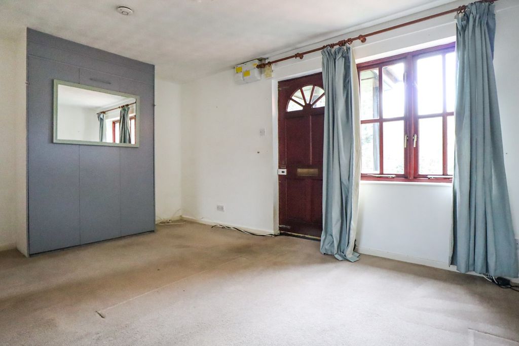 Property photo 3 of 9