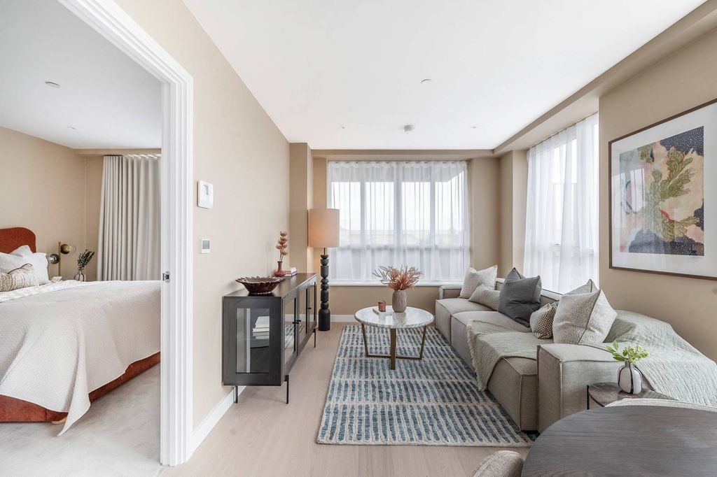 Property photo 2 of 14