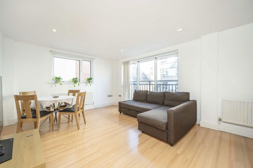 Property photo 2 of 5