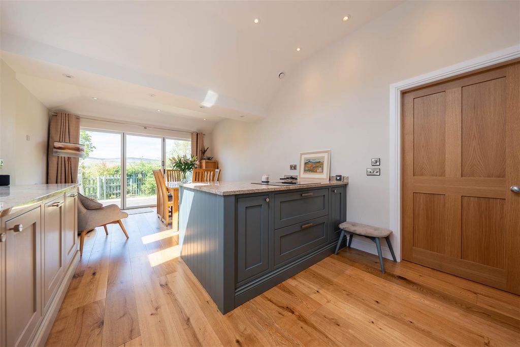 Property photo 3 of 58 Dsc05351-Hdr.Jpg