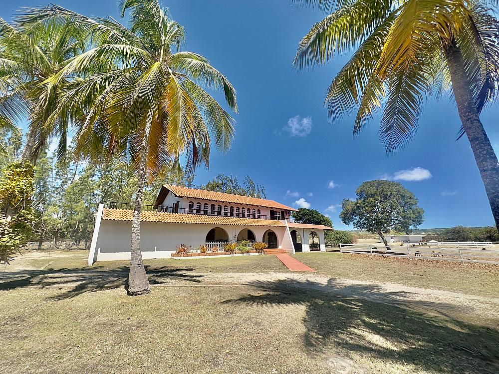 Property photo 1 of 41