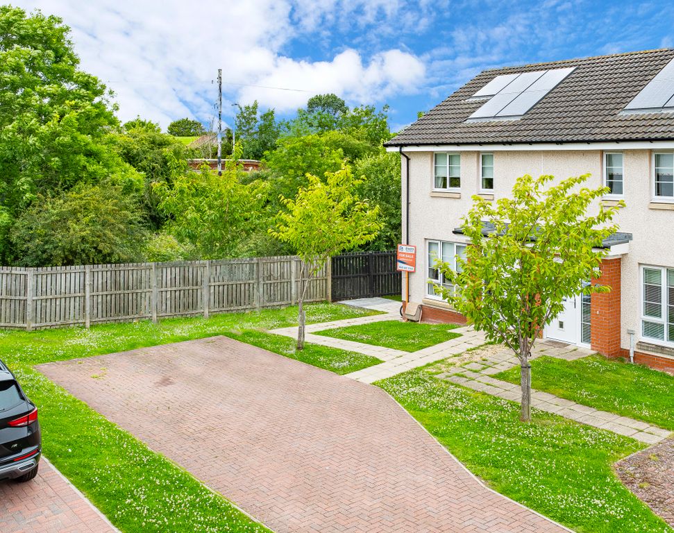 Property photo 2 of 31