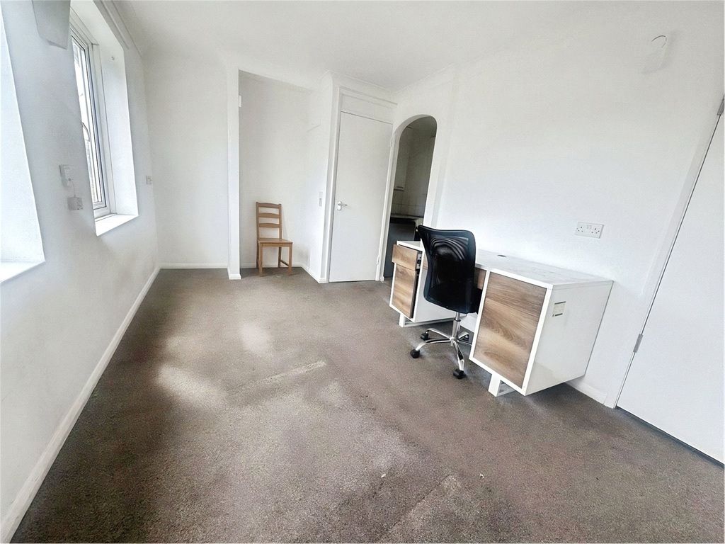 Property photo 3 of 3 Studio