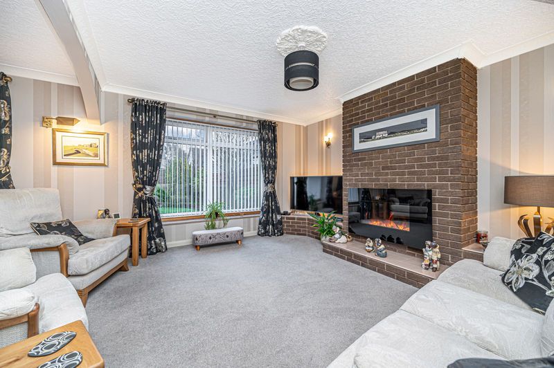 Property photo 3 of 33 Lounge With Open Plan Dining