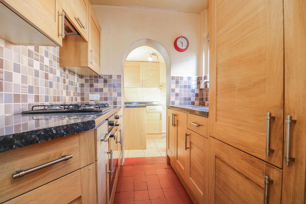 Property photo 3 of 20 Kitchen
