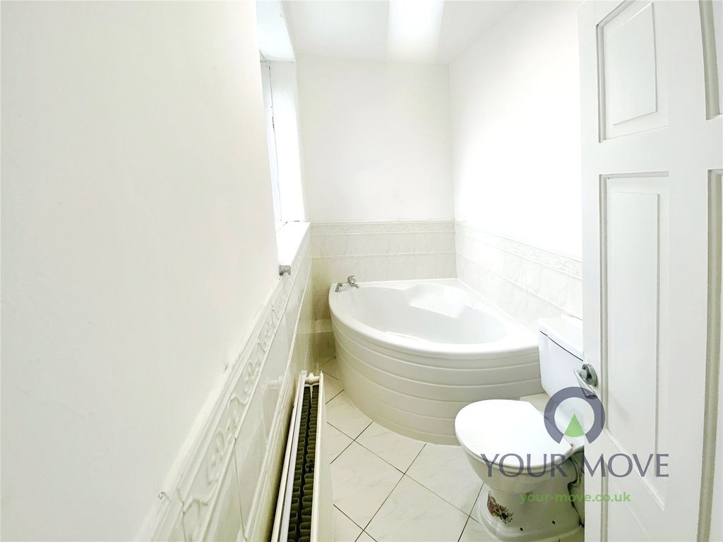 Property photo 3 of 15 Bathroom