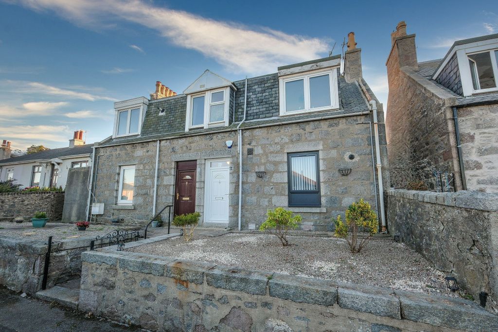 Property photo 2 of 15 Front Of Apartment