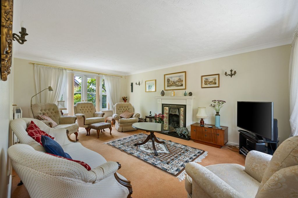 Property photo 3 of 19